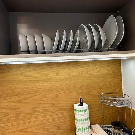 Warm And Modern Brand New Apartment ピレウス エクステリア 写真