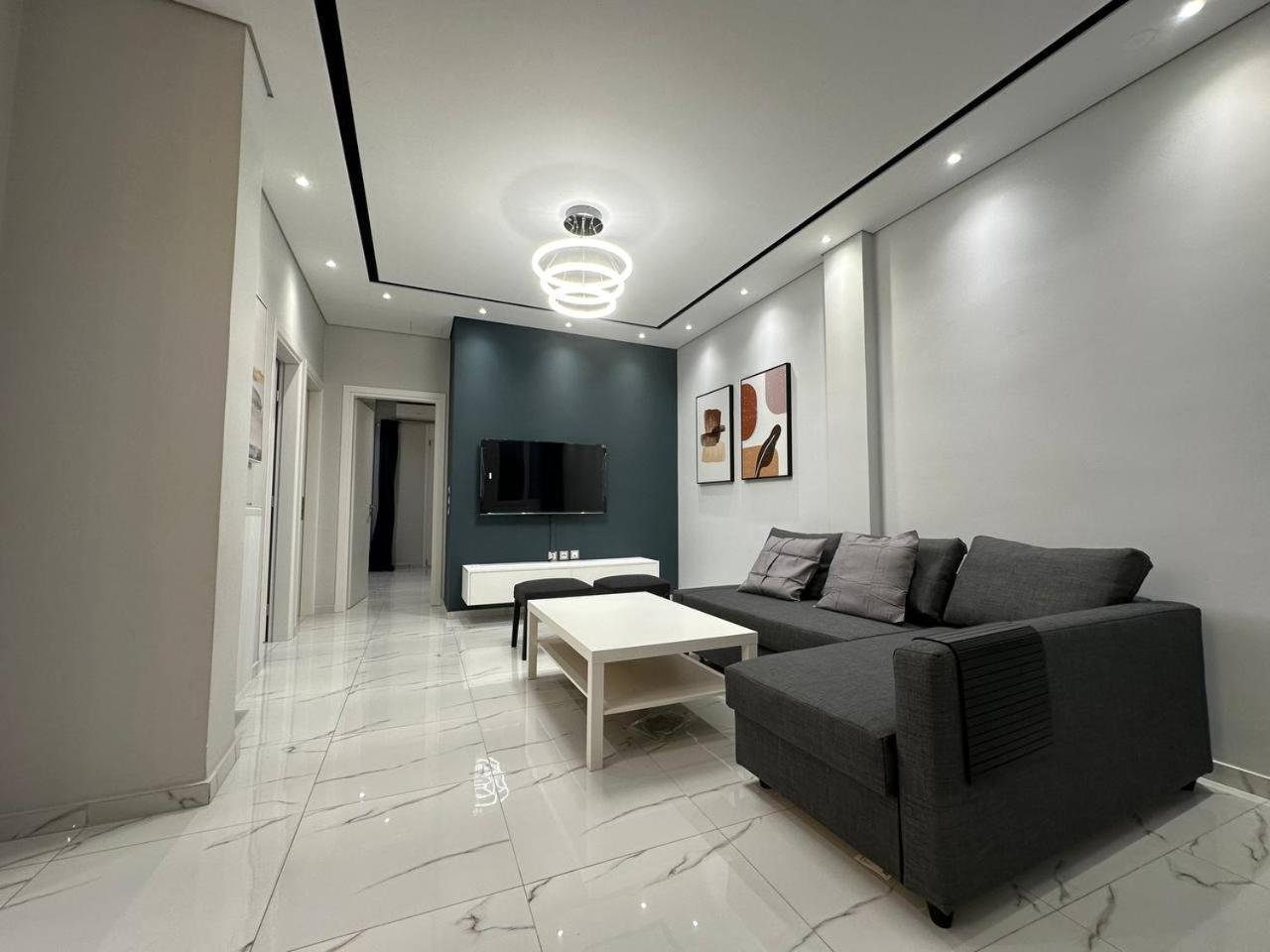 Warm And Modern Brand New Apartment ピレウス エクステリア 写真