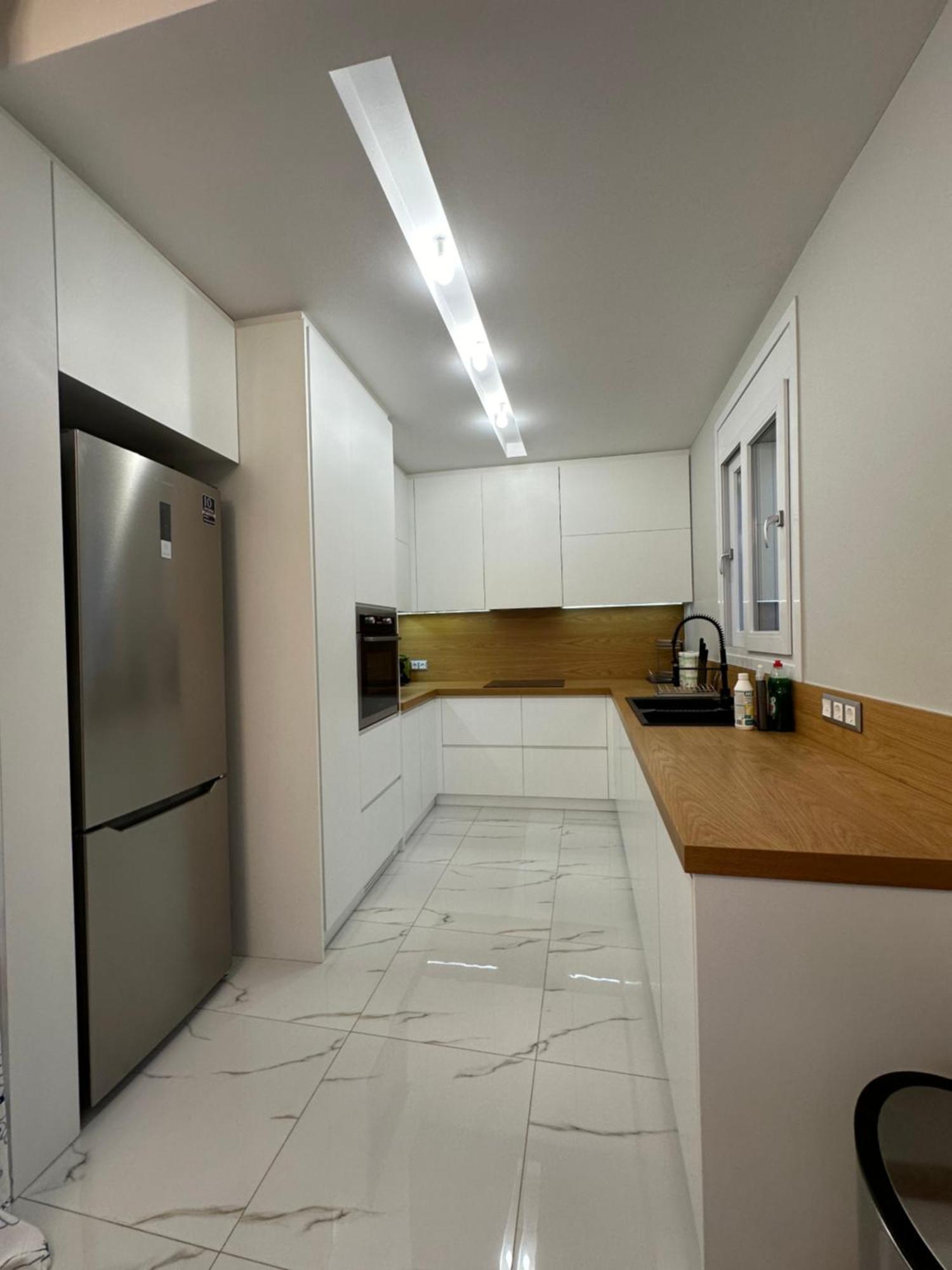 Warm And Modern Brand New Apartment ピレウス エクステリア 写真