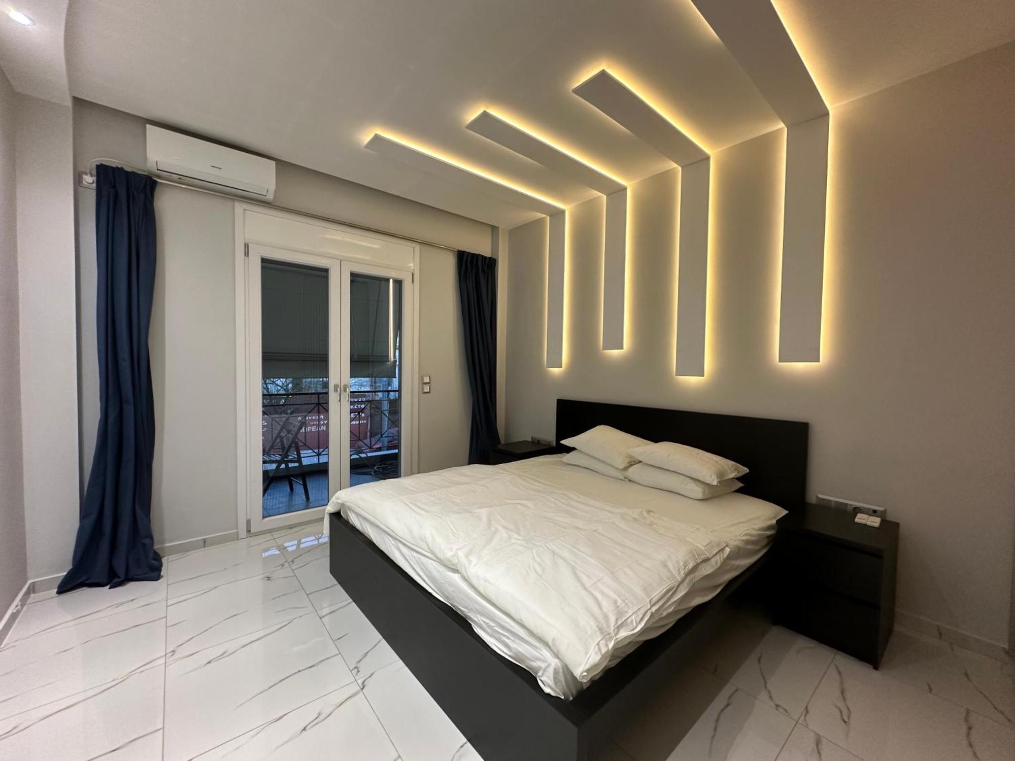 Warm And Modern Brand New Apartment ピレウス エクステリア 写真